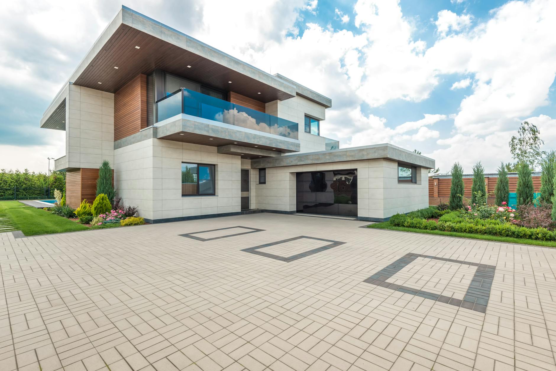 Paver Cleaning & Sealing